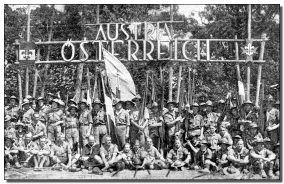 1933-wj4-austrian-scouts.jpg (80916 bytes)