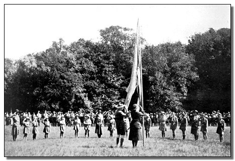 calgaric04-wassenaar-salute.jpg (50443 bytes)